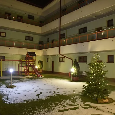 Alloggio in famiglia Comfortable With Free Parking