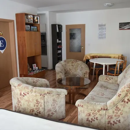 Alloggio in famiglia Comfortable With Free Parking