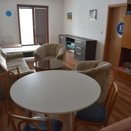 Comfortable With Free Parking Alloggio in famiglia